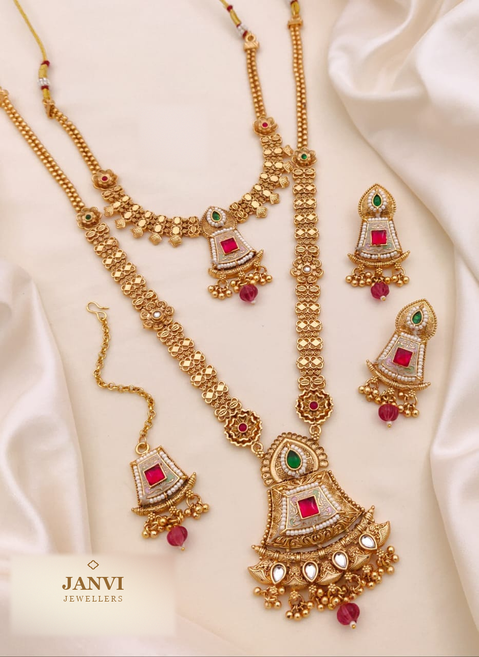 Antique Gold Finish Bridal Combo Jewellery Set with Earrings and Maang Teeka