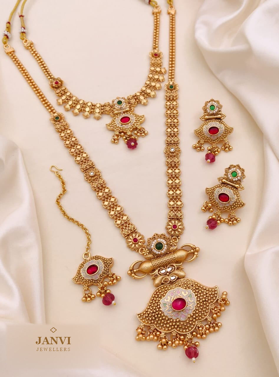 Antique Gold Finish Bridal Combo Jewellery Set with Earrings and Maang Teeka