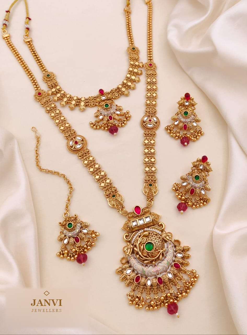 Antique Gold Finish Bridal Combo Jewellery Set with Earrings and Maang Teeka