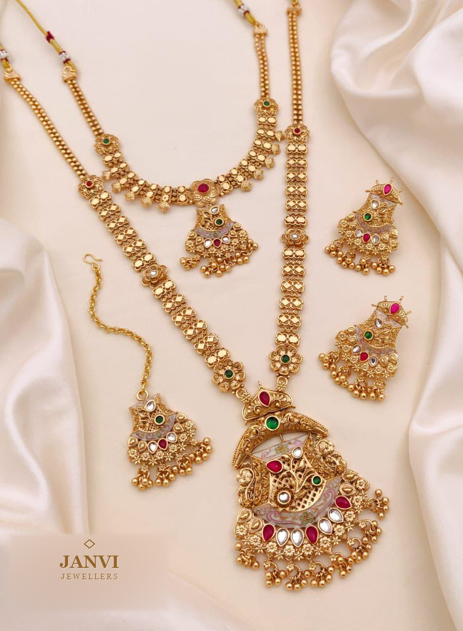 Antique Gold Finish Bridal Combo Jewellery Set with Earrings and Maang Teeka