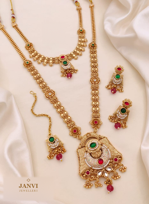 Antique Gold Finish Bridal Combo Jewellery Set with Earrings and Maang Teeka